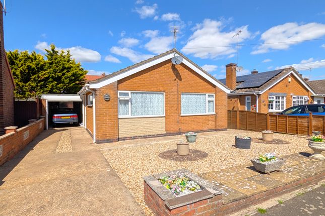 2 bed property, in Mayfield Grove, £159,950