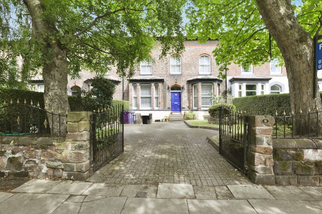 7 bed property, in Greenfield Road, £475,000
