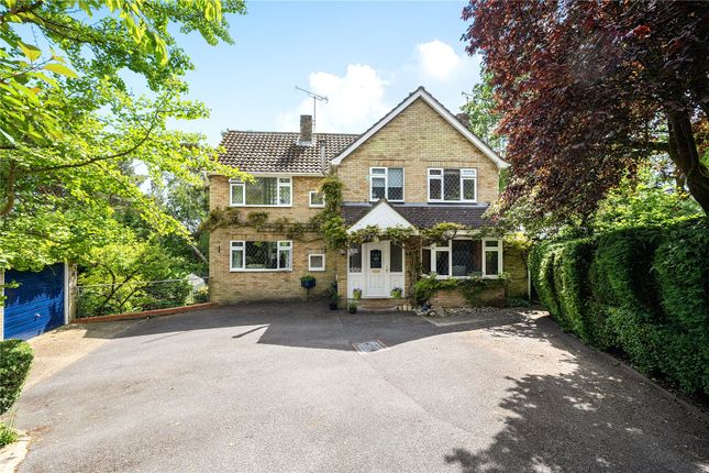 4 bed property, in The Fairway, £950,000