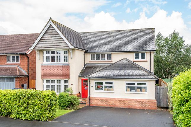 4 bed property, in Claytongate Drive, £425,000