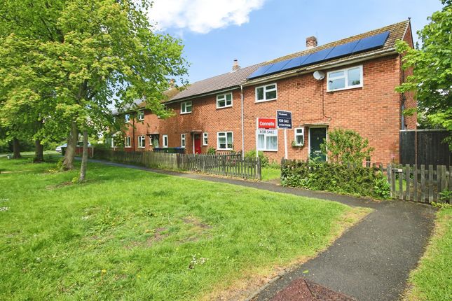 2 bed property, in Stratford Road, £230,000