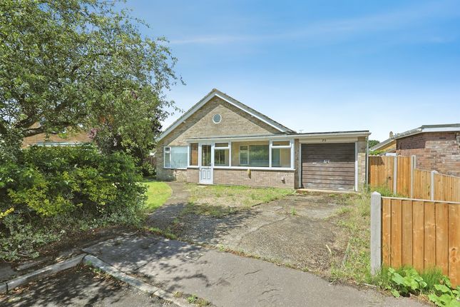 3 bed property, in Churchill Close, £275,000