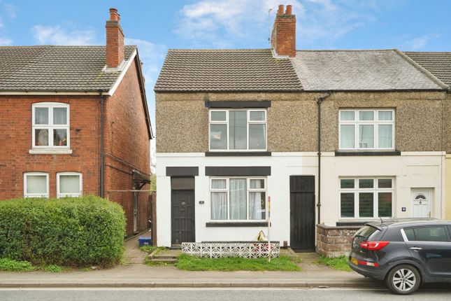 2 bed property, in Wash Lane, £145,000