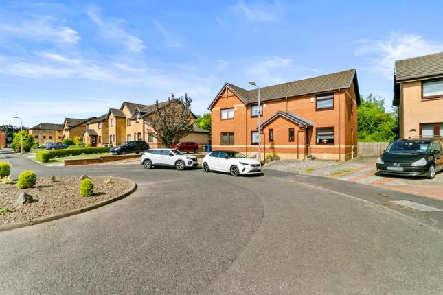 2 bed property, in Castlegreen Crescent Dumbarton G82, £170,000