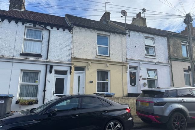 2 bed property, in 147 Clarendon Place, £130,000