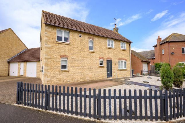 4 bed property, in St. Giles Close, £500,000
