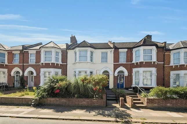 2 bed property, in Fordel Road, £250,000