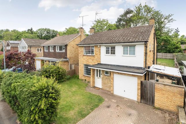 3 bed property, in Dale Lodge Road, £675,000