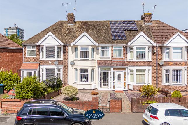 3 bed property, in Elgar Road, £220,000
