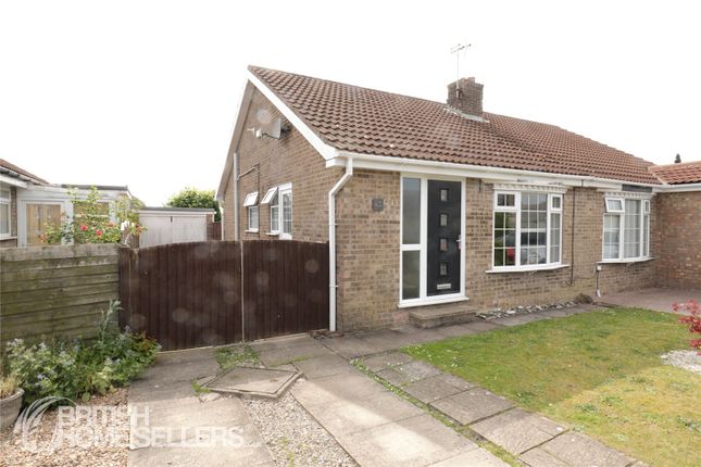 2 bed property, in Burton Fields Road, £220,000