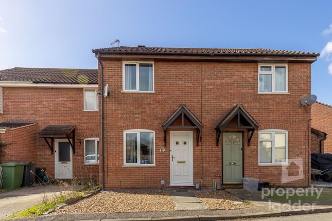 2 bed property, in Lindley Close, £230,000