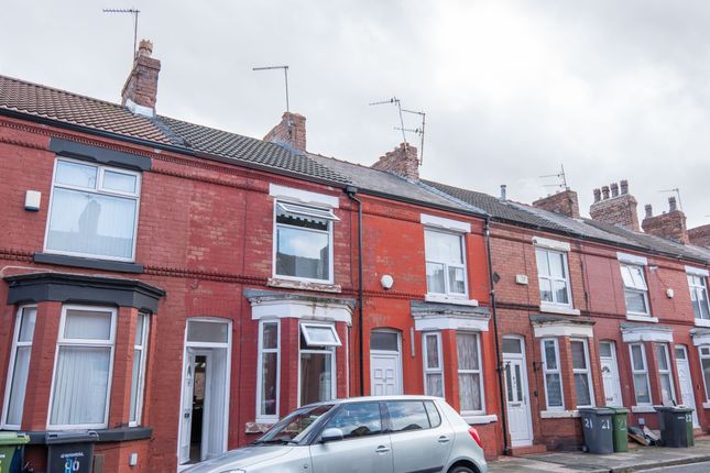 2 bed property, in Newling Street, £70,000