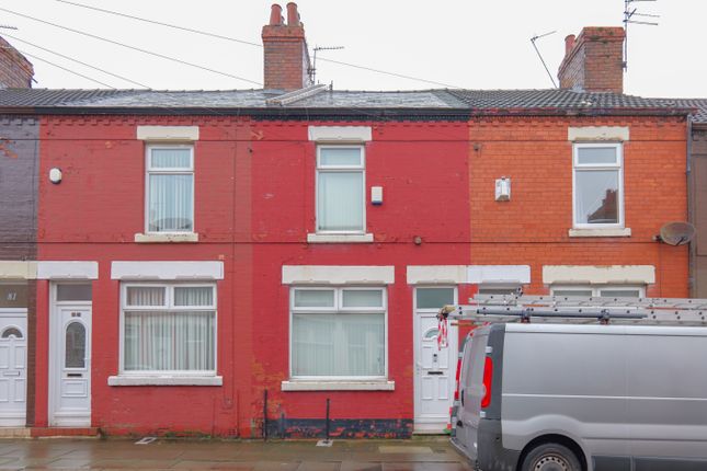 2 bed property, in Dewsbury Road, £77,000