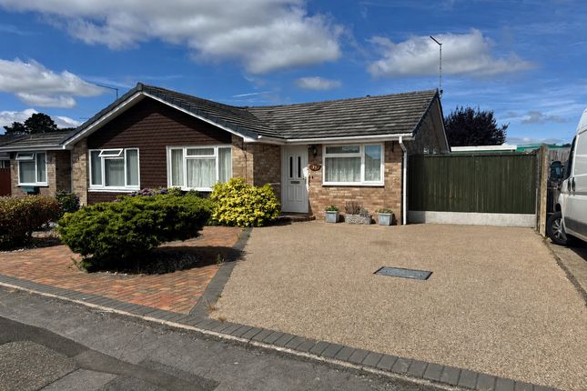 2 bed property, in Heathfield Road, £325,000