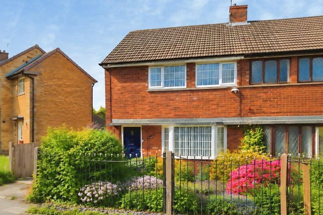 2 bed property, in Chantrey Avenue, £170,000