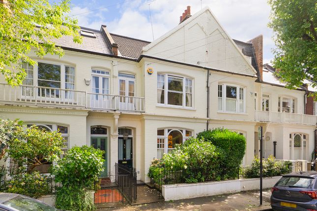 4 bed property, in Bettridge Road, £1,800,000