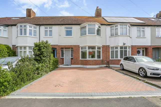 3 bed property, in Glenthorpe Road, £675,000