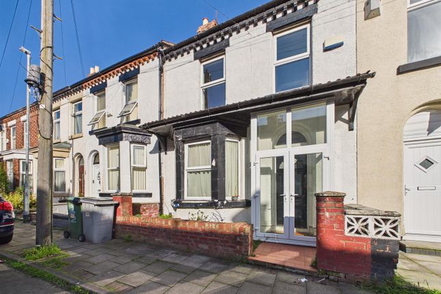 3 bed property, in Charlotte Road, £110,000