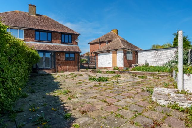 3 bed property, in Farm Hill, £545,000