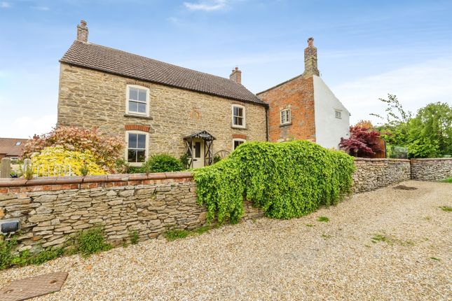 4 bed property, in Front Street, £425,000