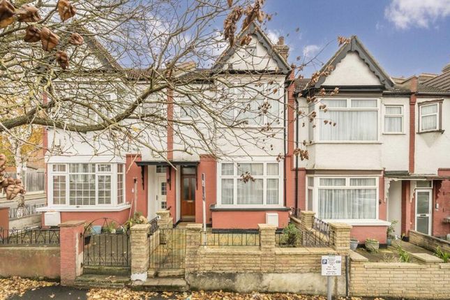 3 bed property, in Montagu Road, £550,000