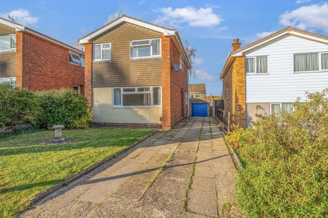 3 bed property, in Beresford Road, £375,000