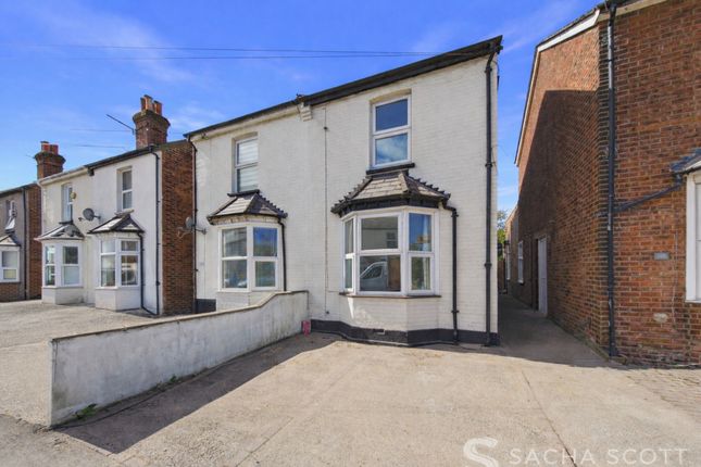 2 bed property, in Lower Court Road, £480,000