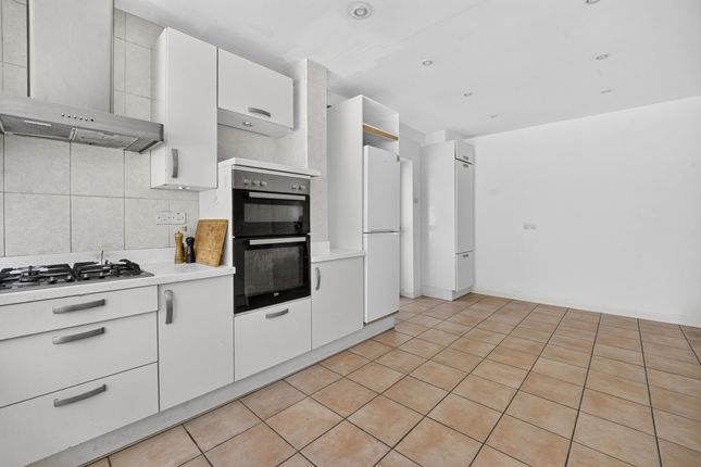 4 bed property, in Brighton Road, £780,000
