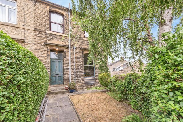 2 bed property, in St. Johns Road, £170,000