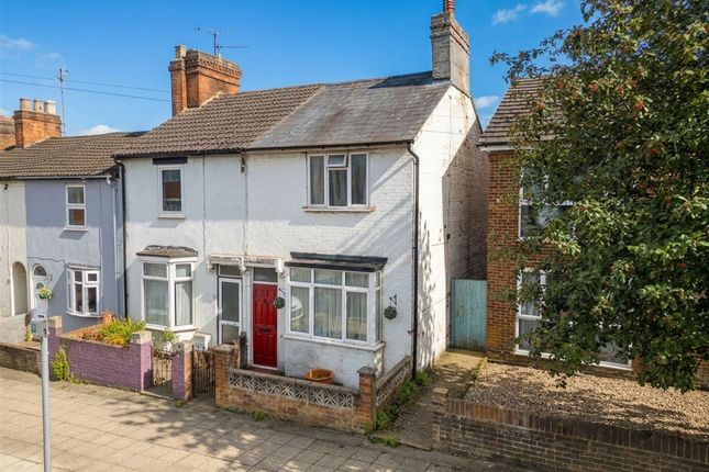 2 bed property, in Park Street, £280,000