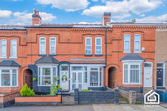 2 bed property, in The Avenue, £215,000