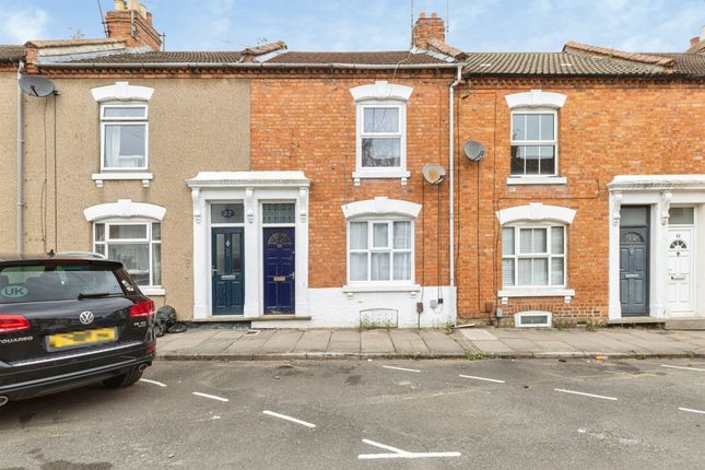 2 bed property, in Alcombe Road, £195,000