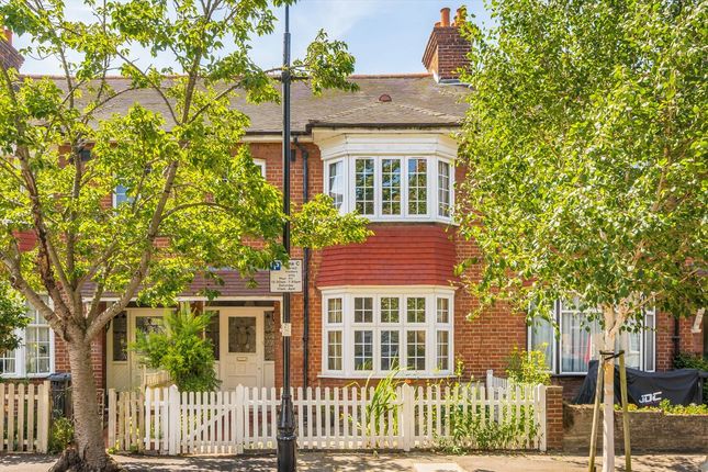 3 bed property, in Church Gardens, £850,000