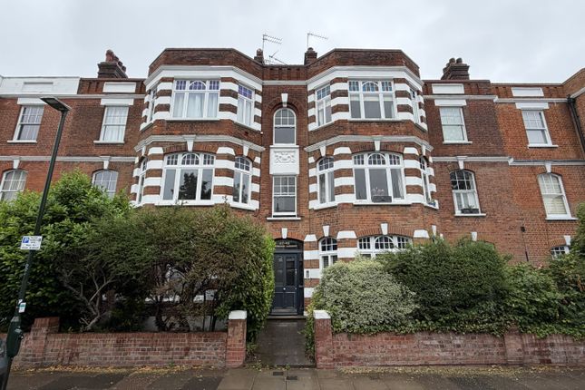 2 bed property, in 37-42 Castelnau Gardens, £450,000