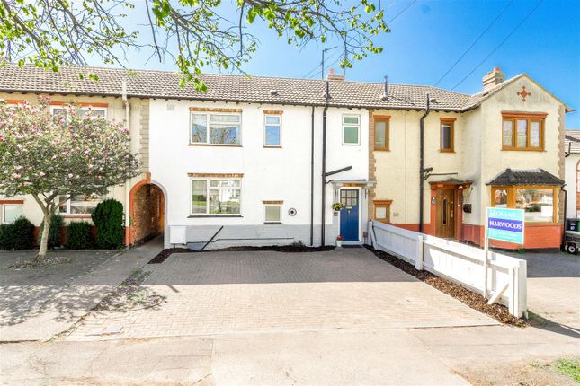 3 bed property, in Irthlingborough Road, £220,000