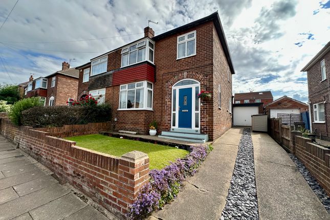 3 bed property, in Greenleafe Avenue, £230,000
