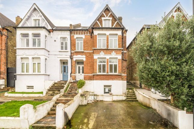 6 bed property, in Knollys Road, £875,000