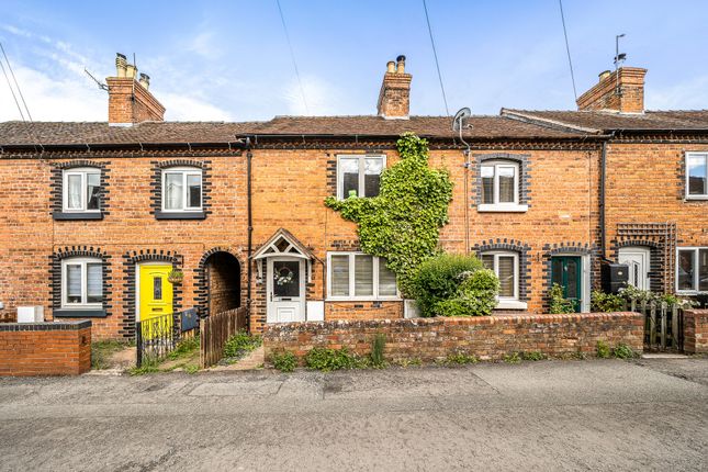 2 bed property, in New Street, £160,000