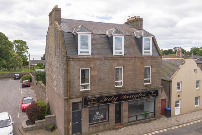 2 bed property, in King Street, £110,000