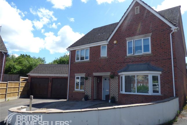 4 bed property, in Upper Field Close, £440,000