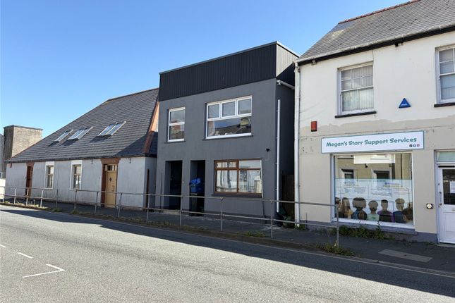 4 bed property, in Robert Street, £150,000