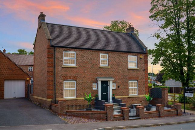 4 bed property, in Bradgate Close, £530,000