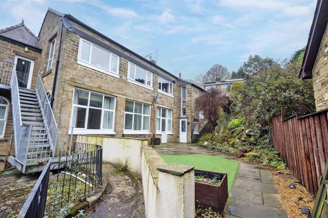 2 bed property, in Ripon Road, £170,000