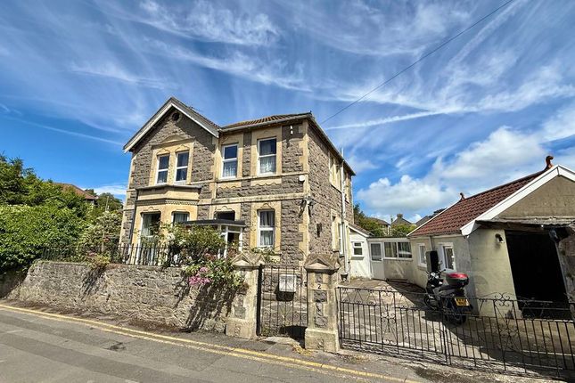 3 bed property, in Christ Church Path South, £375,000