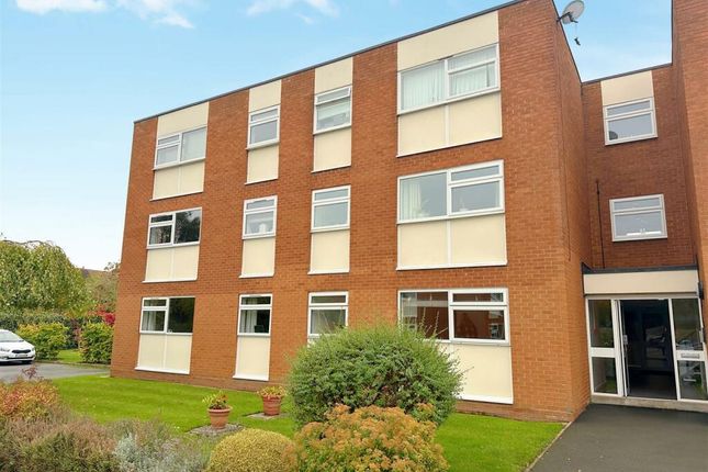 1 bed property, in Clopton Road, £135,000