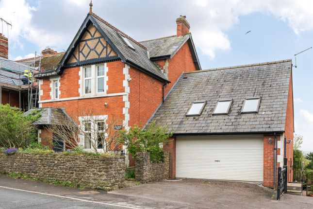 4 bed property, in Bayford Hill, £685,000