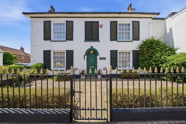 4 bed property, in Main Street, £650,000