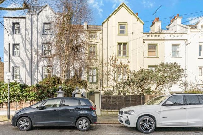 1 bed property, in Peterborough Villas, £450,000