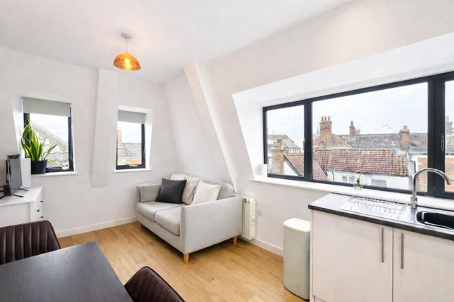 1 bed property, in City Centre NR2, £130,000
