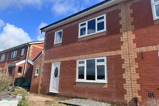 3 bed property, in Ty Rhiw, £140,000